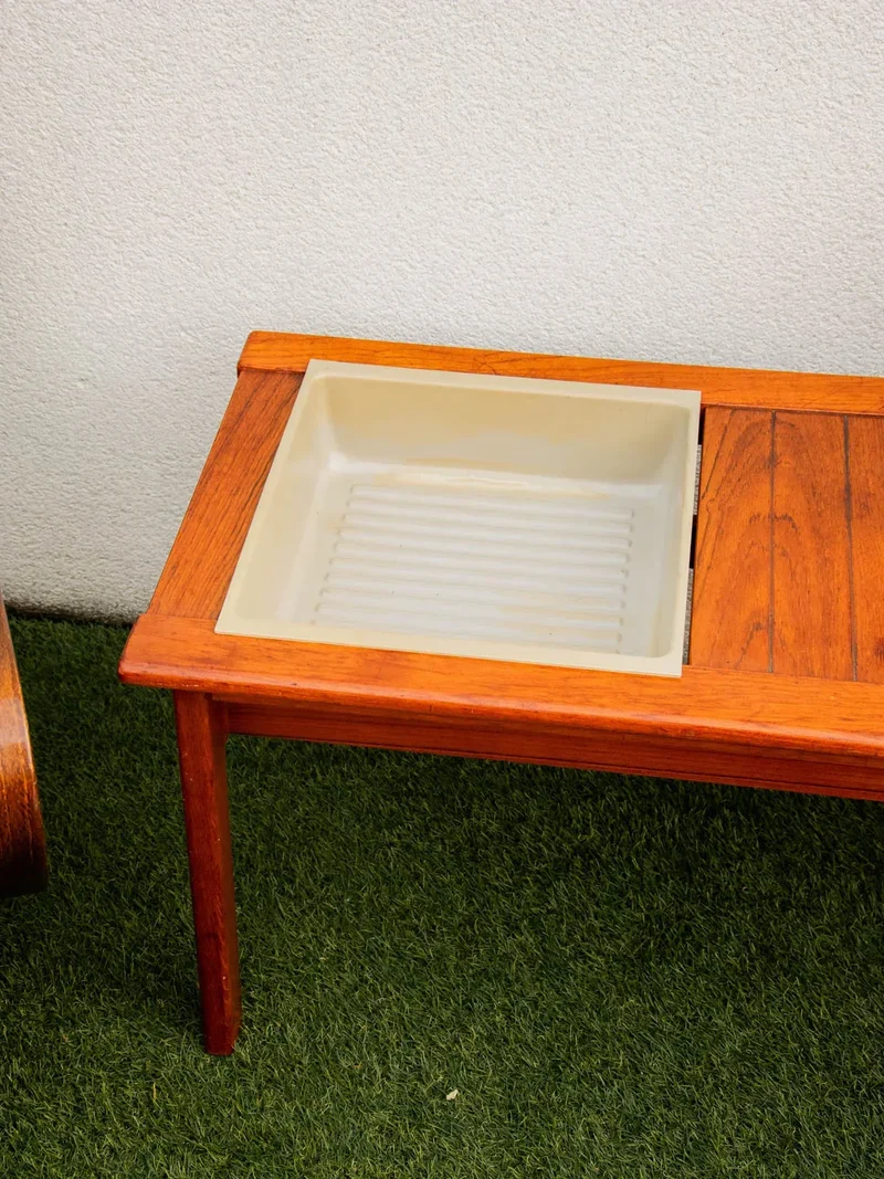 Donna, la table basse à jardinière intégrée N°722