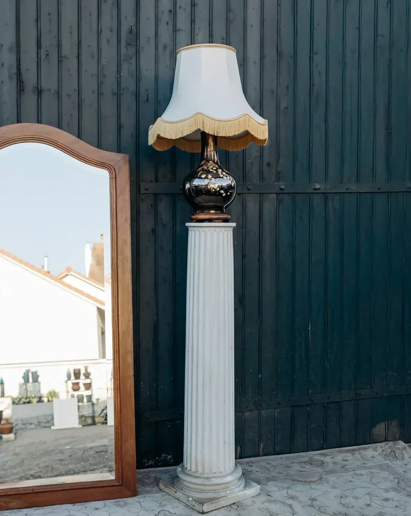 Francine, la grande colonne en plâtre N°727