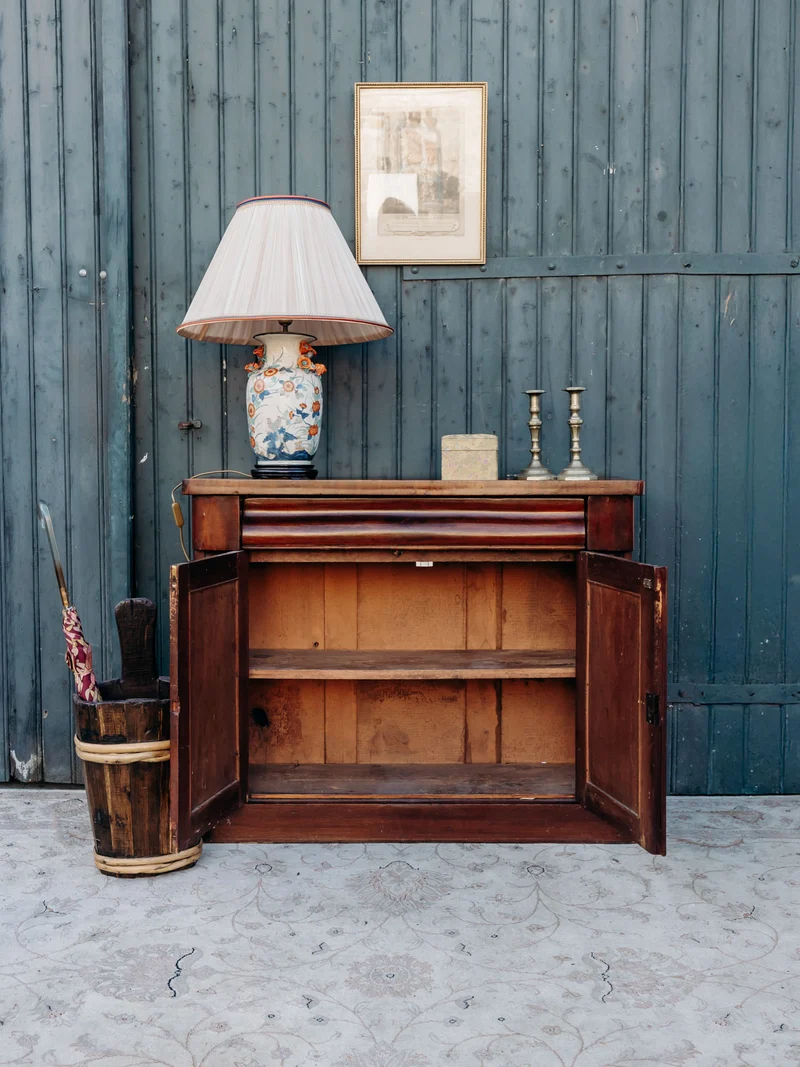 Gilbert, le buffet fin en bois foncé N°605
