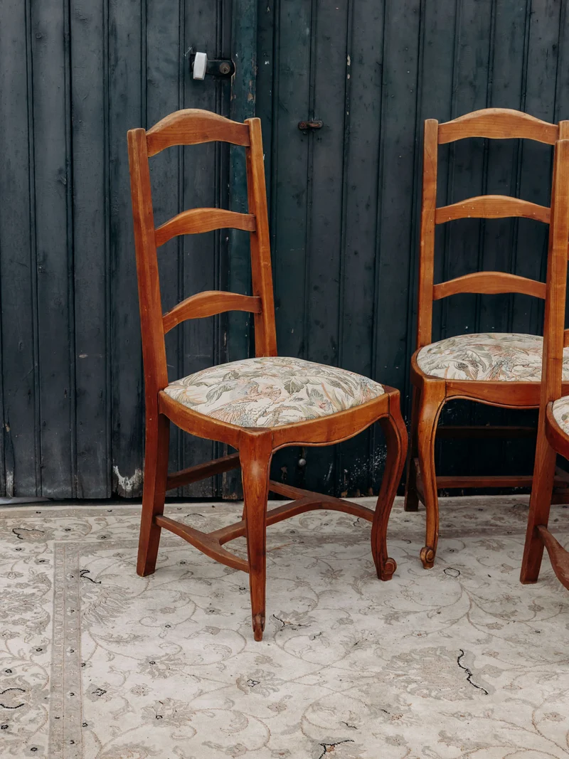 Claude, le lot de 4 chaises en bois N°847