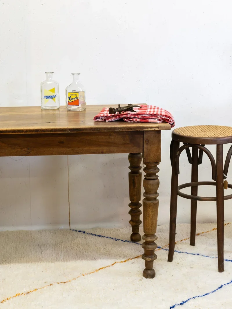 Romy, la table à manger en bois N°527