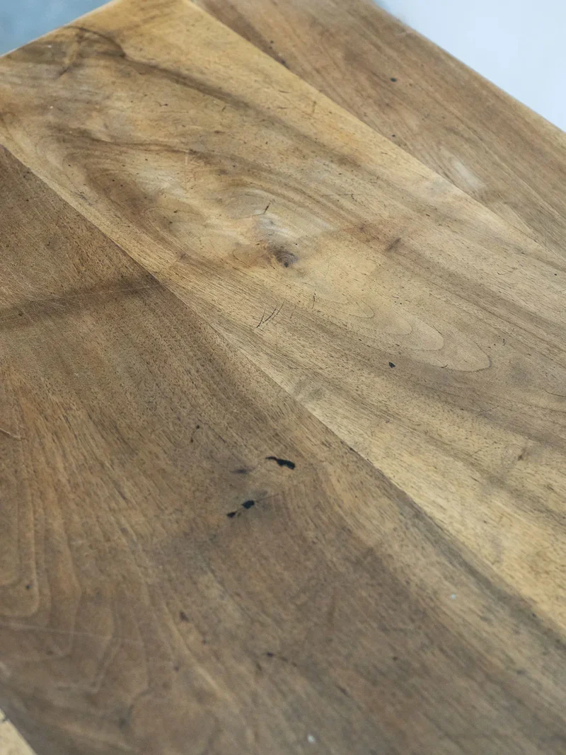 Romy, la table à manger en bois N°527