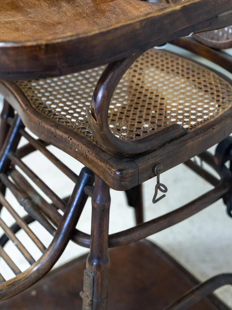 Ernestine, la chaise haute pour enfant en bois N°281
