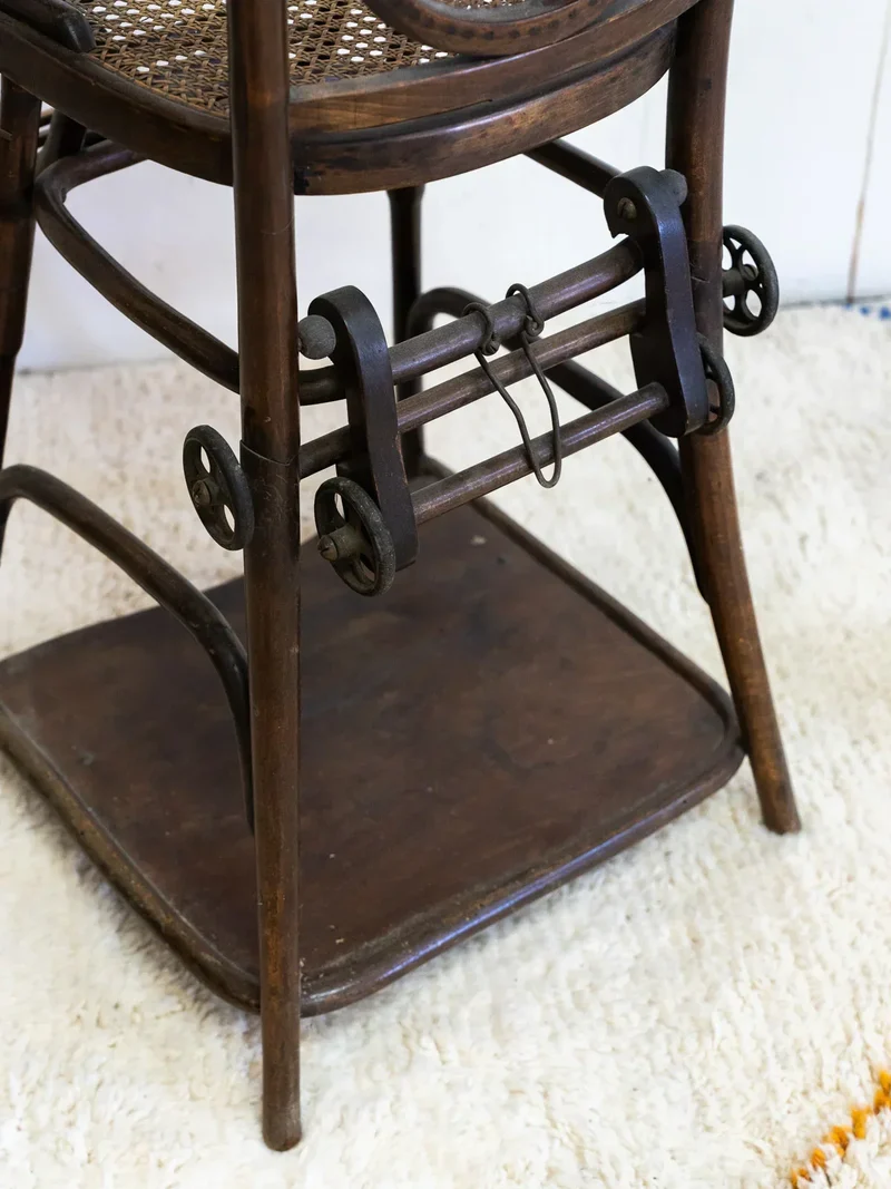 Ernestine, la chaise haute pour enfant en bois N°281
