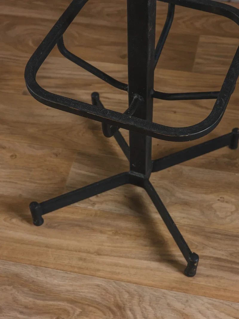 Gaston, le tabouret de bar en métal N°123