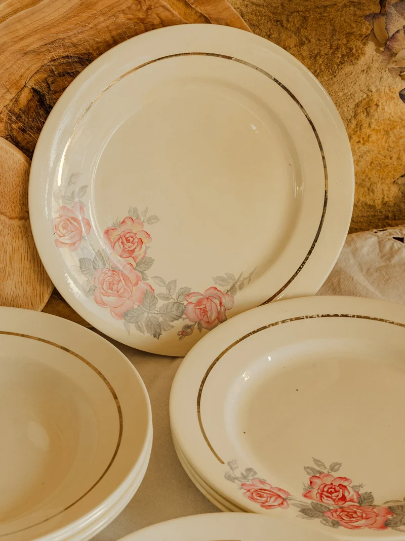 Antoinette, le lot d'assiettes Digoin Sarreguemines N°232