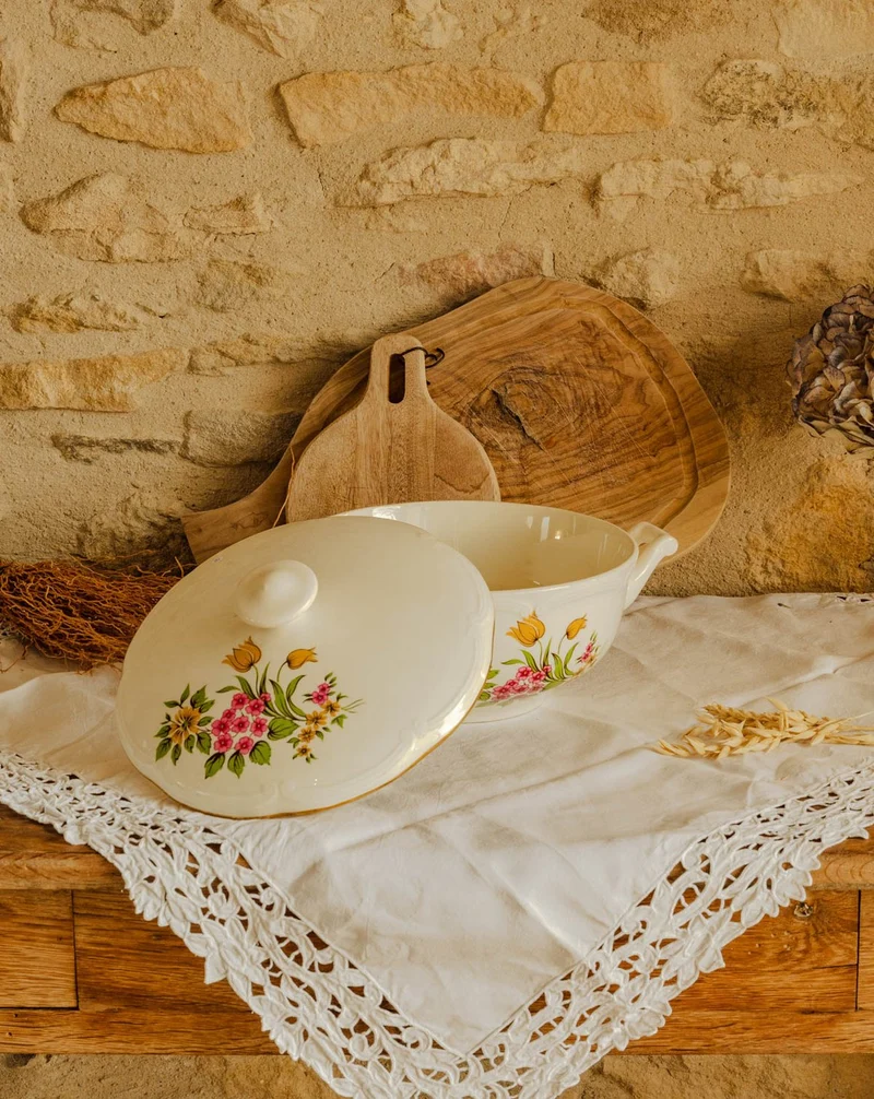 Nestor, la soupière en faïence N°497