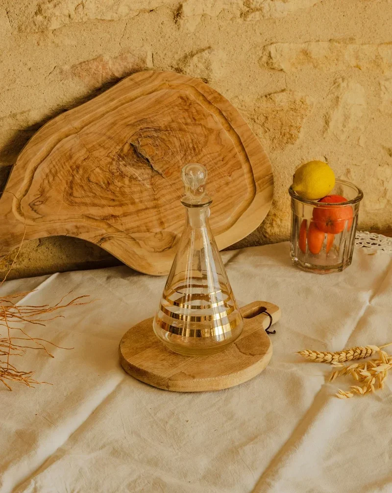 Eugène, le lot d'1 carafe et 8 verres dorés N°206