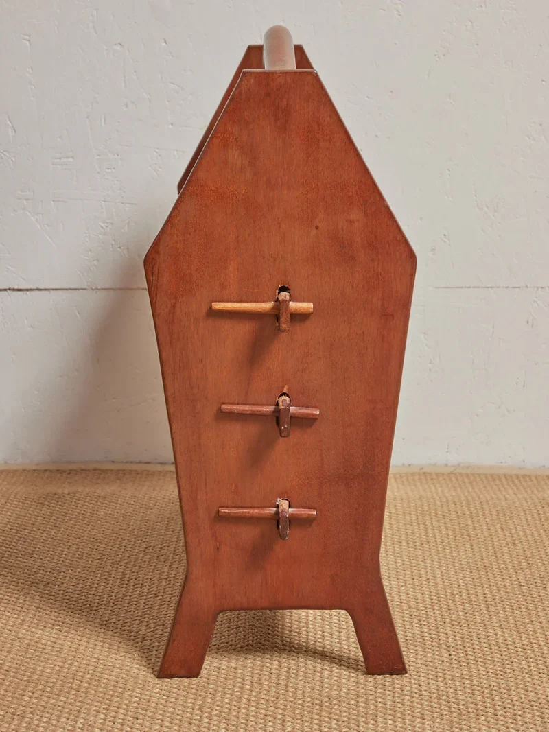 Marius, le porte-revues en bois N°205