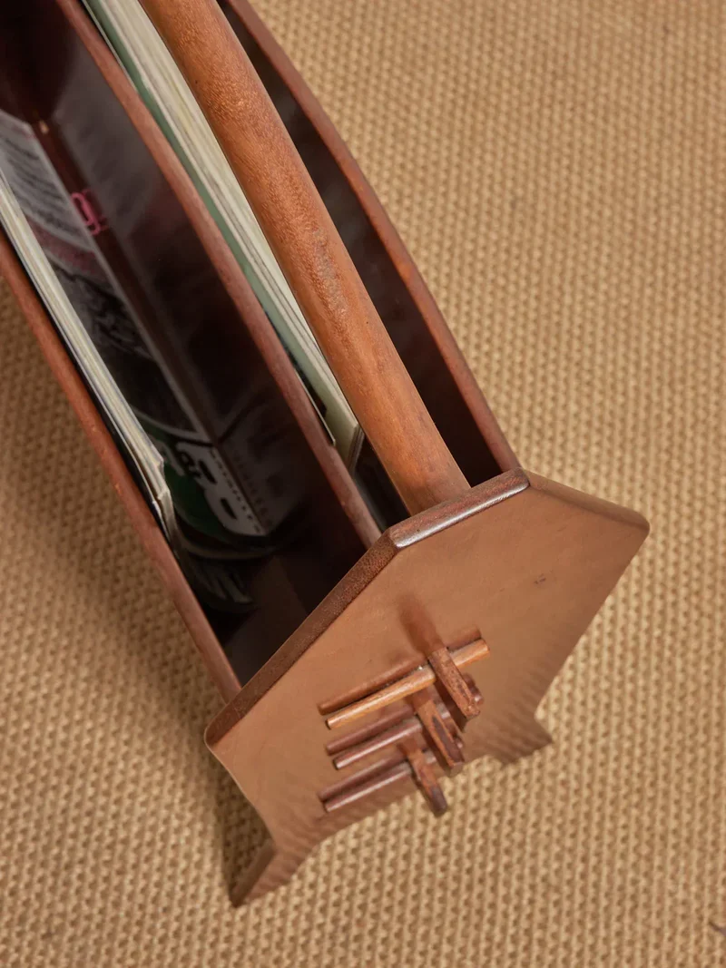 Marius, le porte-revues en bois N°205