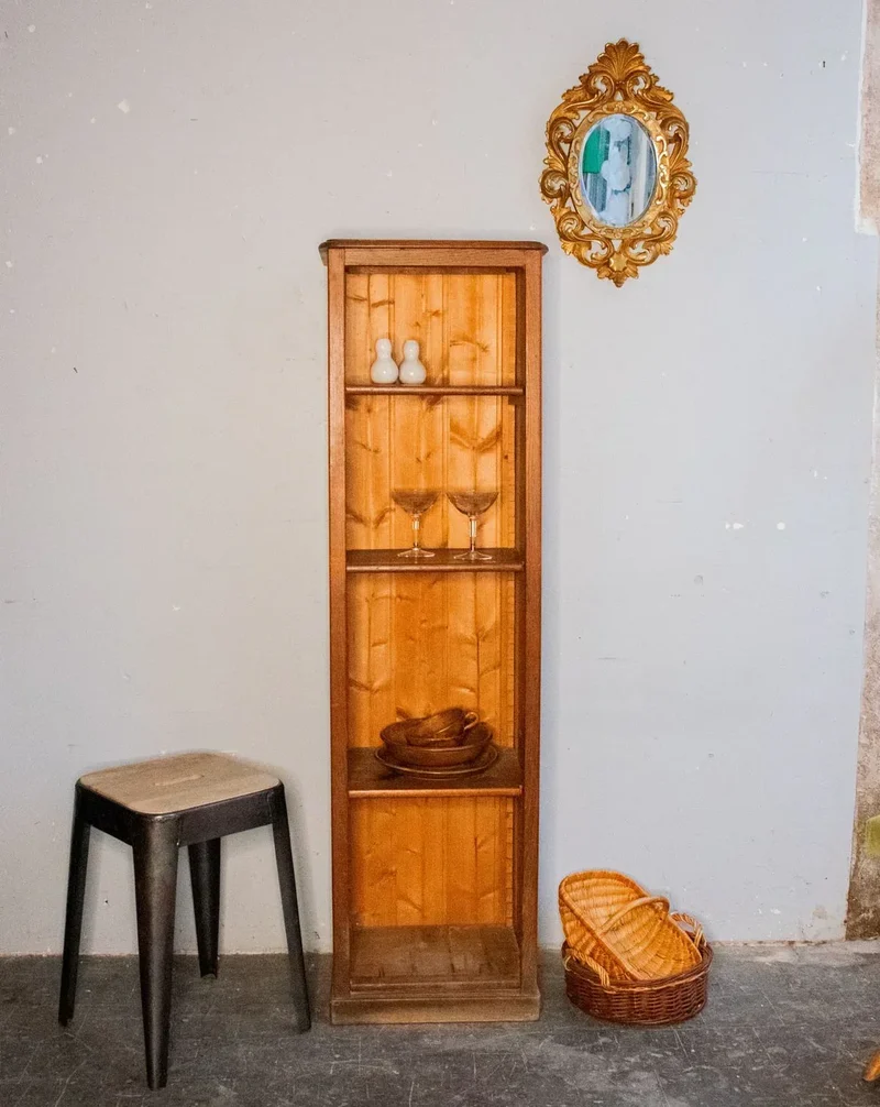 Gaëlle, la grande étagère en bois foncé N°286
