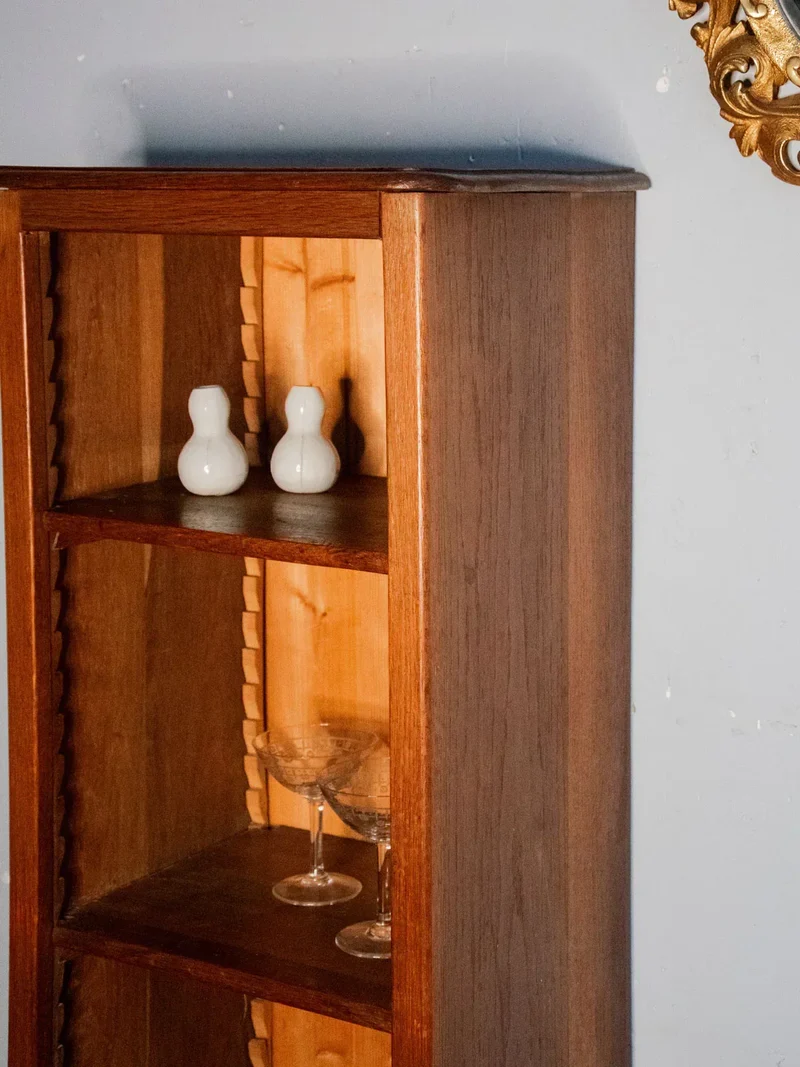 Gaëlle, la grande étagère en bois foncé N°286