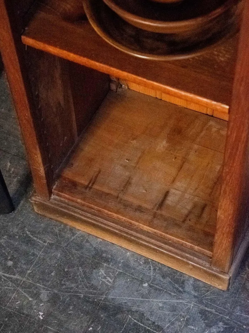 Gaëlle, la grande étagère en bois foncé N°286