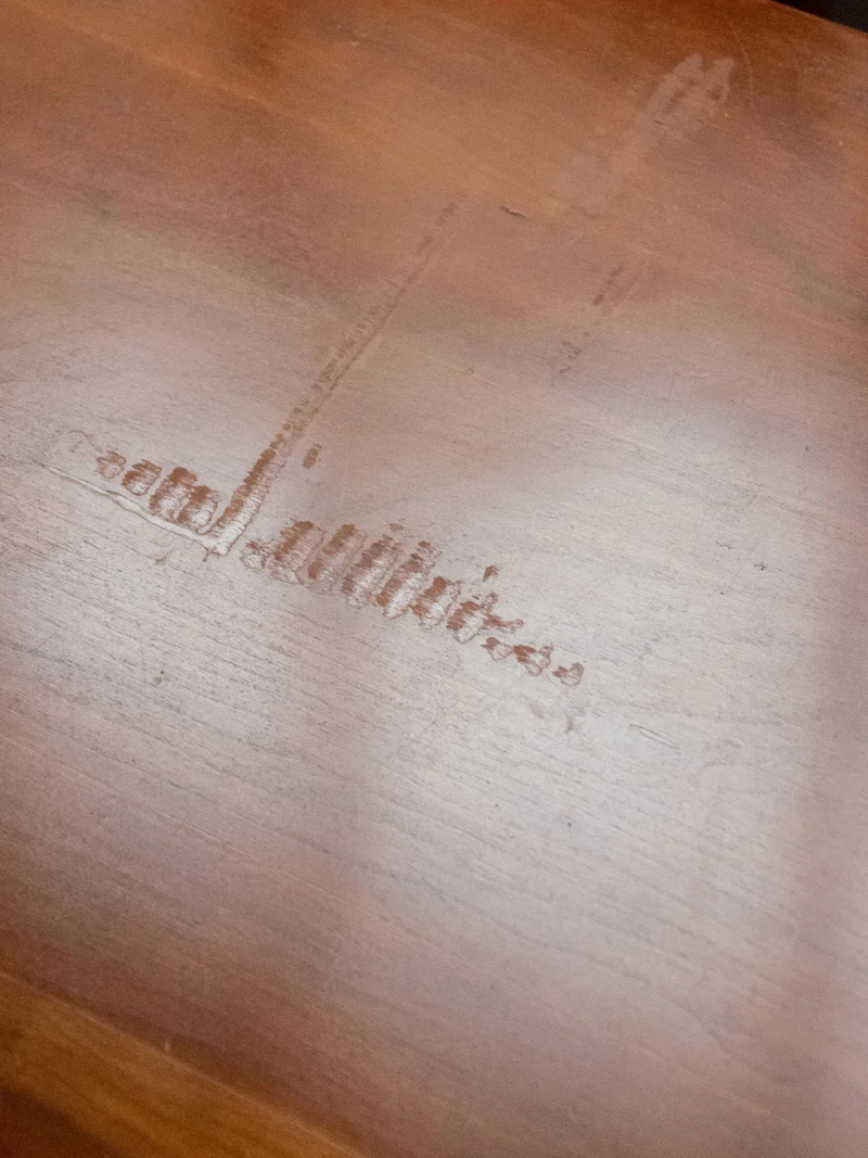 Karla, la table à manger en bois de cerisier N°1045