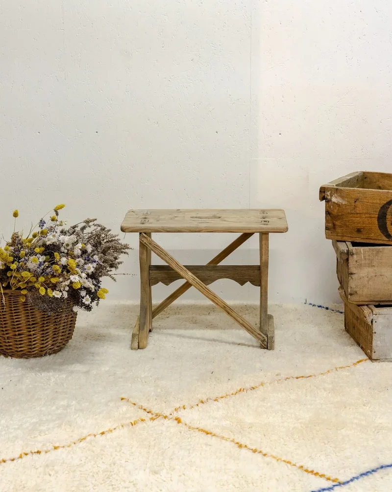 Regis, le tabouret en bois N°789