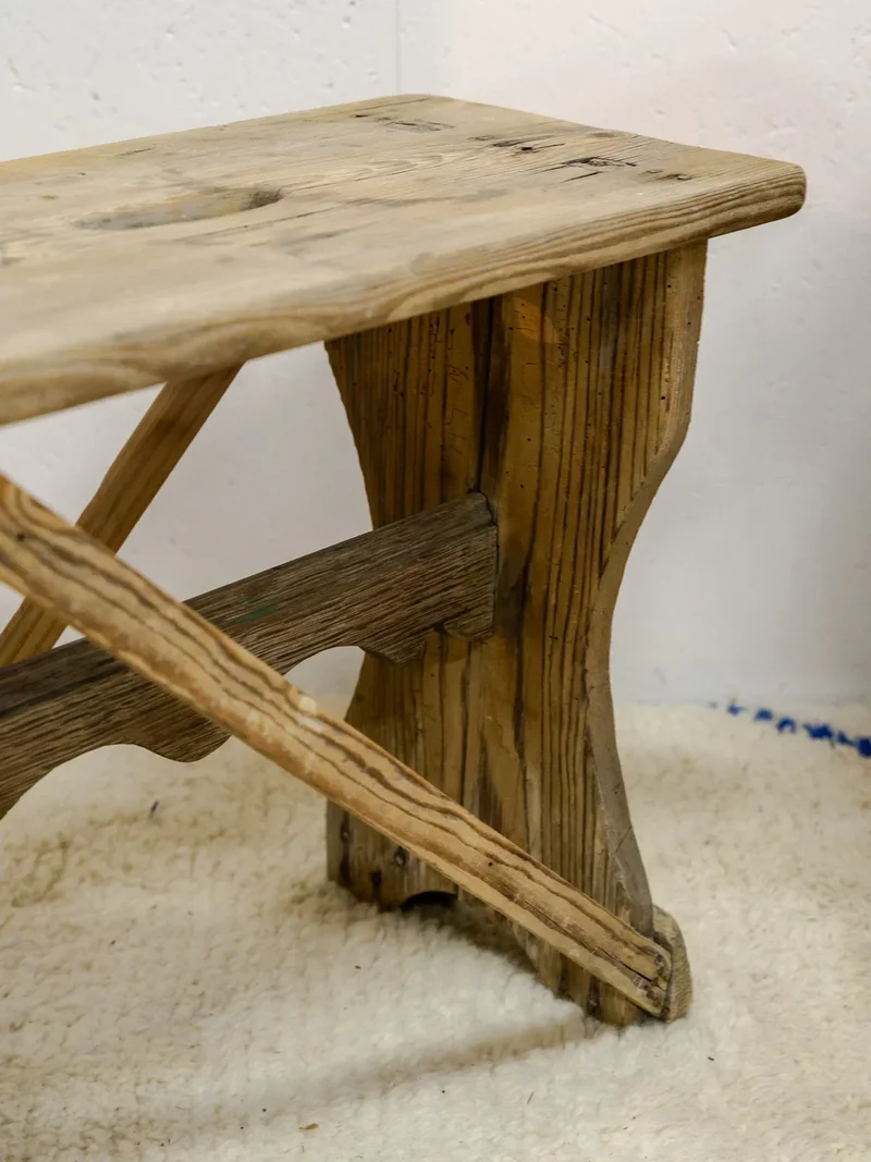 Regis, le tabouret en bois N°789