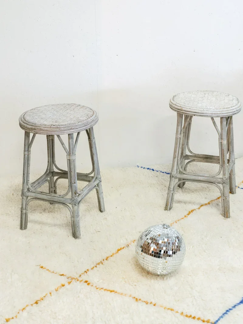 Regis, la paire de tabourets en rotin N°788
