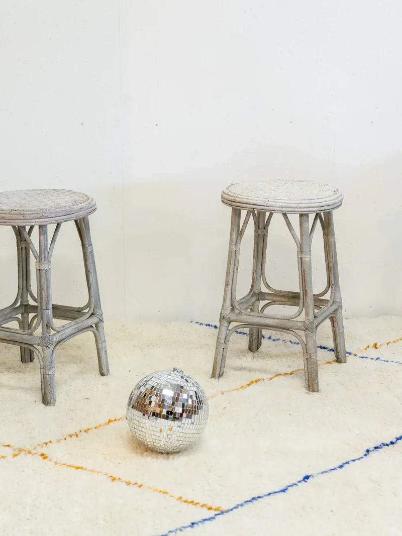 Regis, la paire de tabourets en rotin N°788