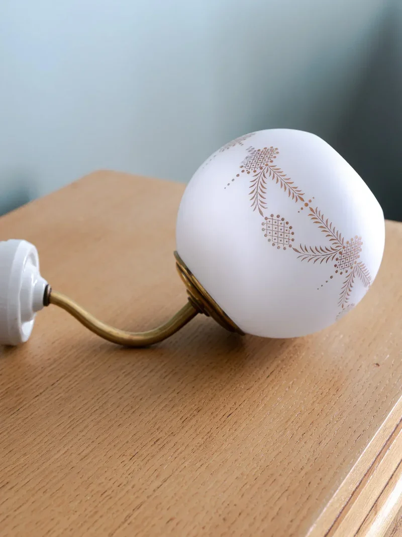 Suzette, l'applique en opaline à frise N°113