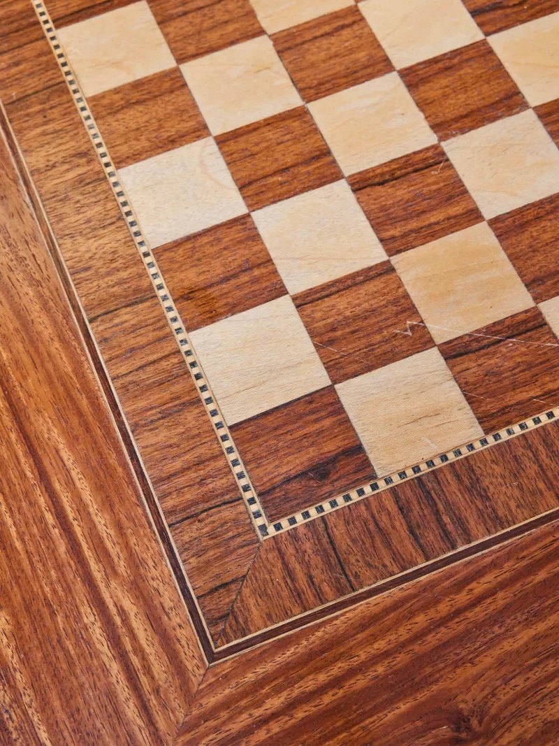 Billie, la table de jeux en bois N°4