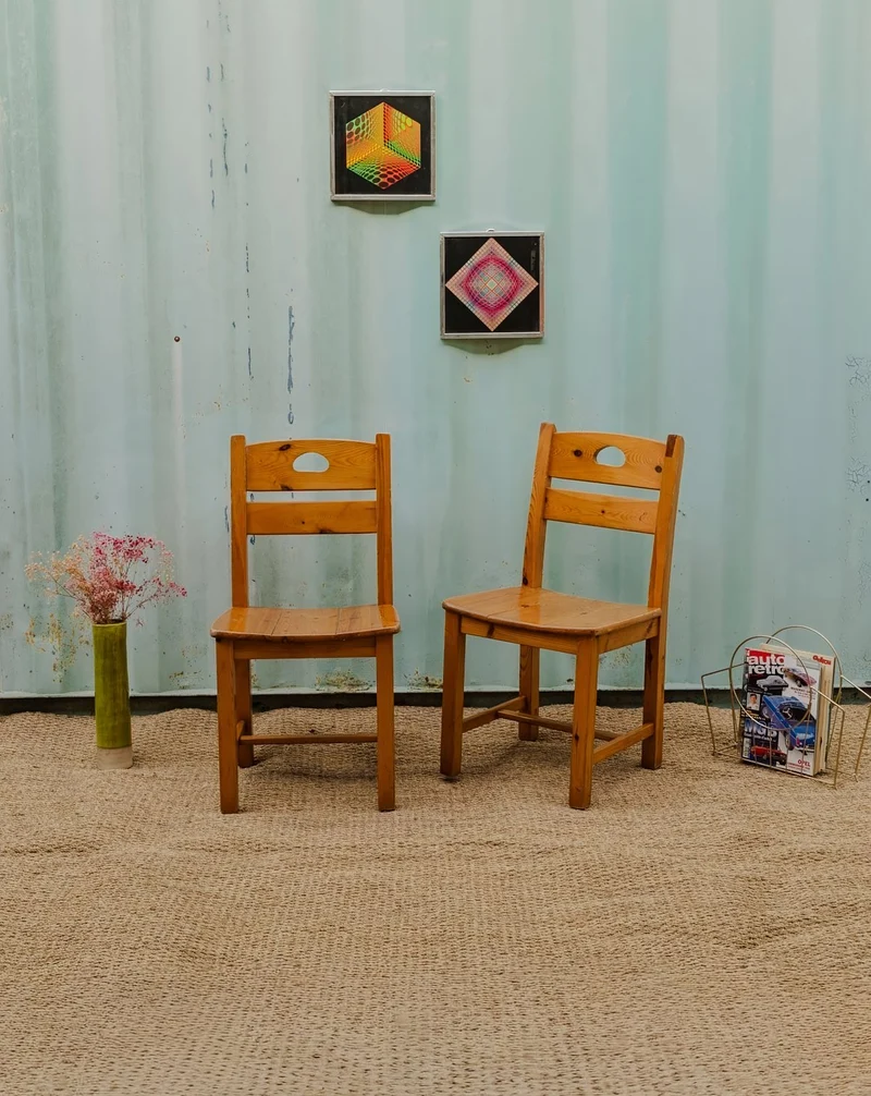 Claude, la paire de chaises en bois N°852