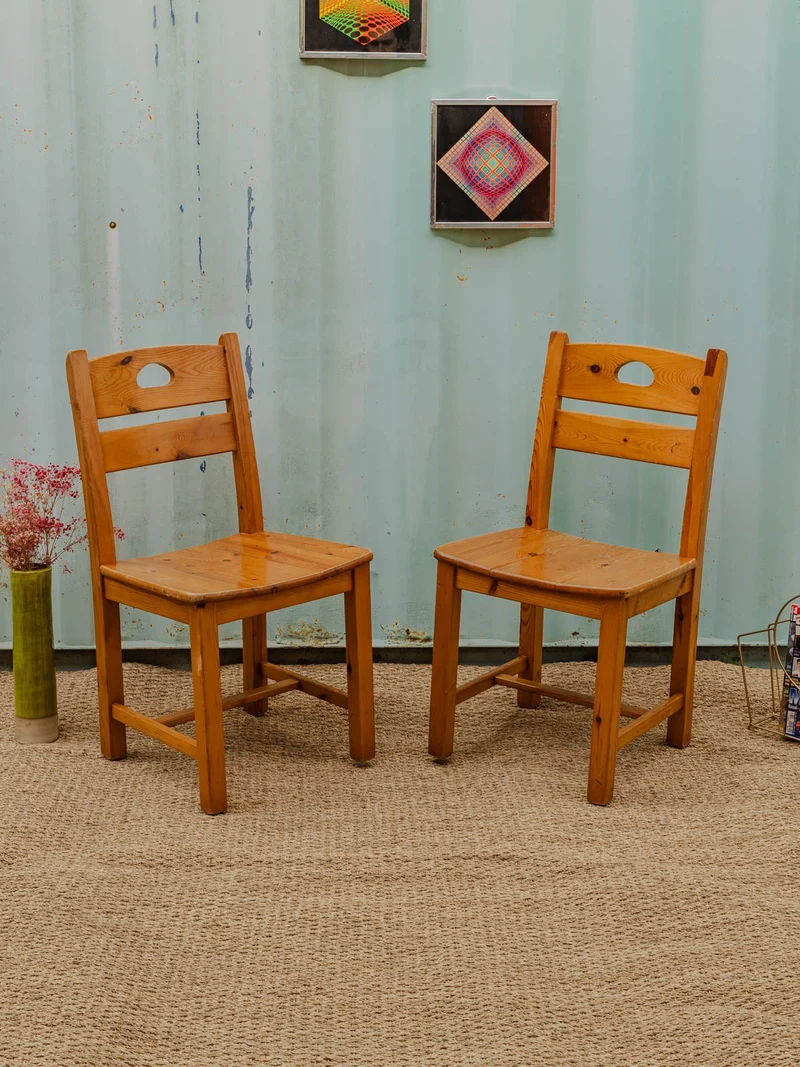 Claude, la paire de chaises en bois N°852