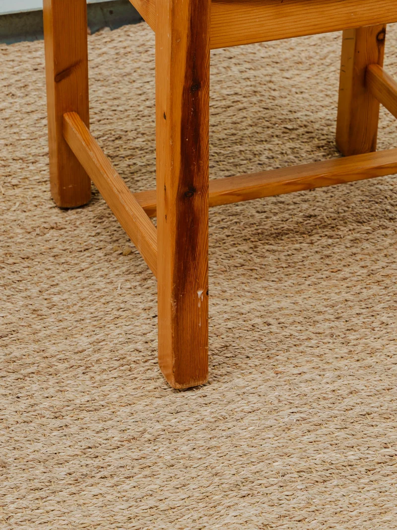 Claude, la paire de chaises en bois N°852