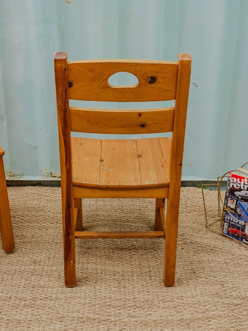Claude, la paire de chaises en bois N°852