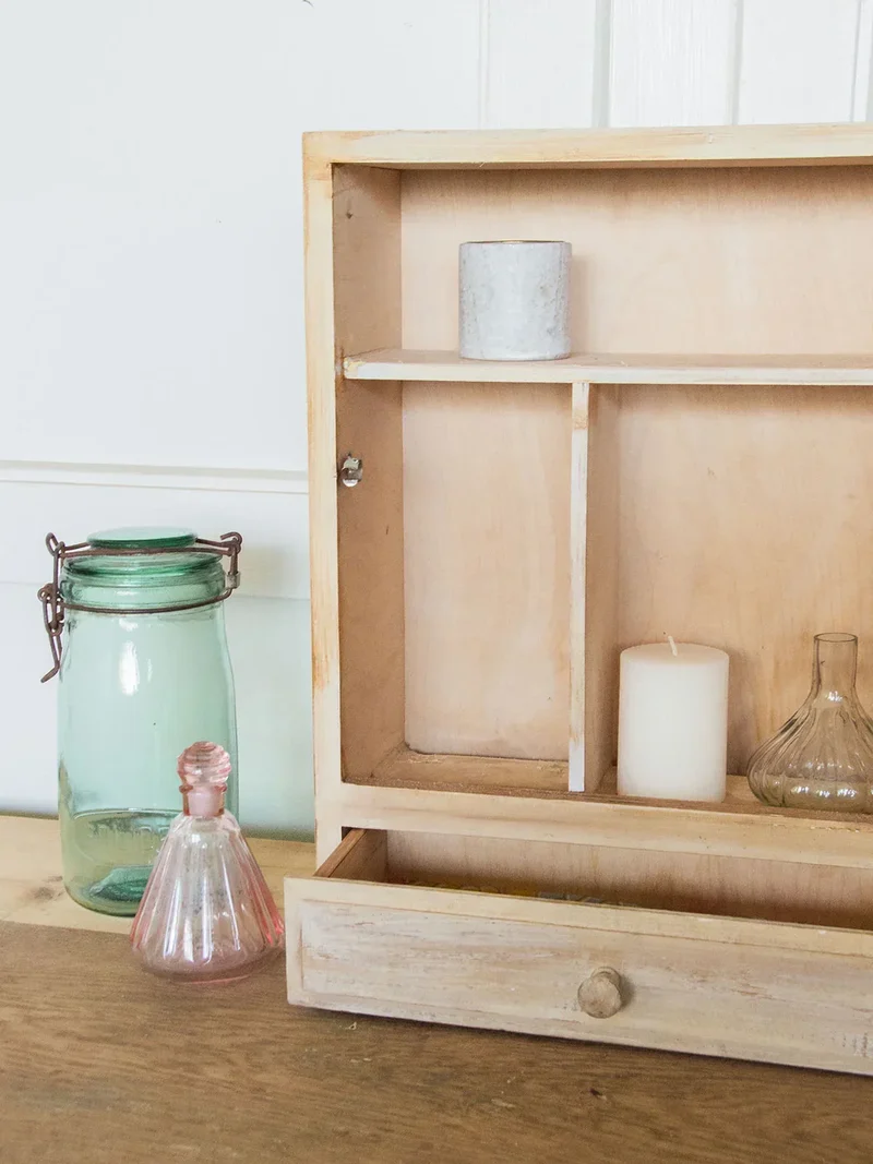 Gaëlle, la petite armoire à pharmacie N°145