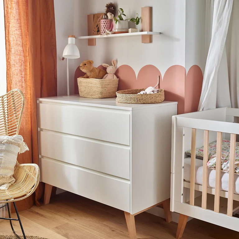 Lit évolutif 60x120 et commode 3 tiroirs Pinio Swing - Blanc et bois