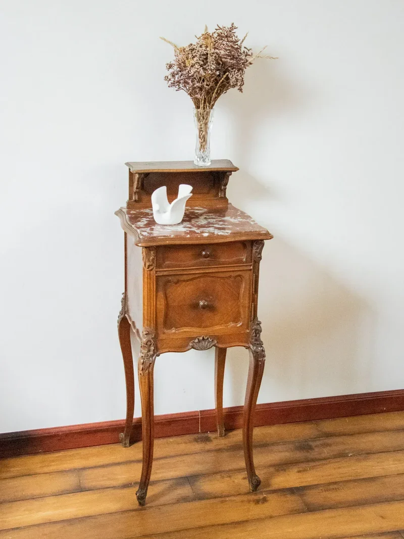 Odile, la table de chevet en bois N°606