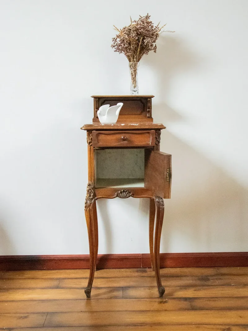 Odile, la table de chevet en bois N°606
