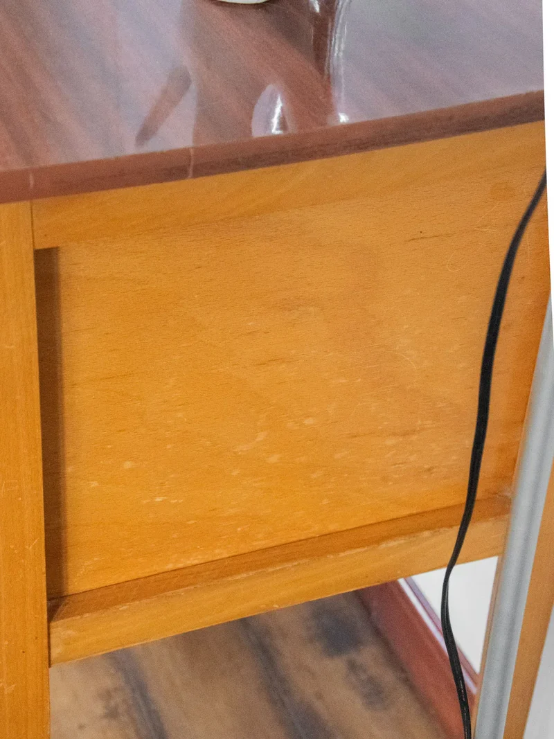 Yvan, le bureau en bois N°445