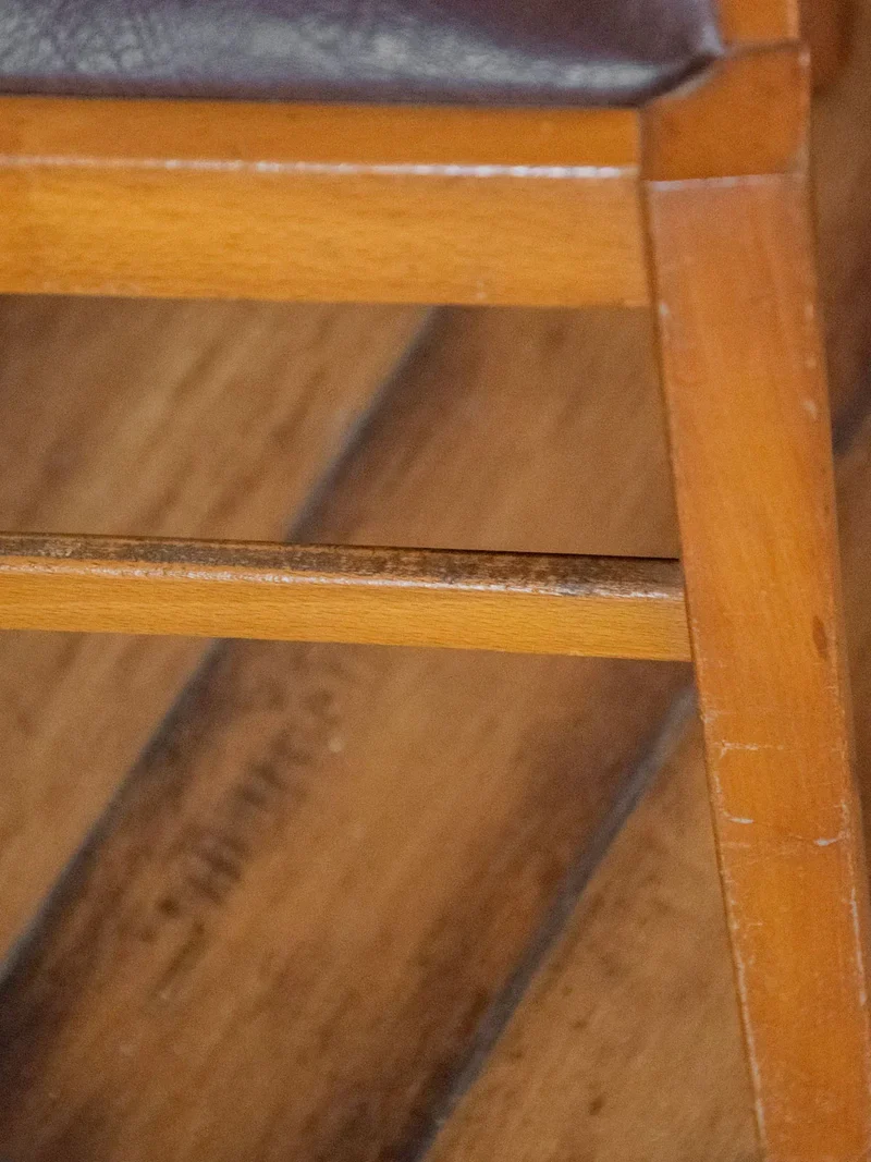Claude, la chaise en bois N°820