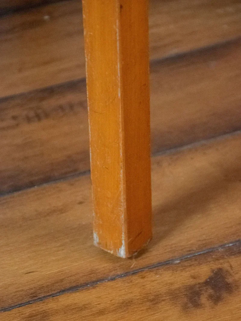 Claude, la chaise en bois N°820