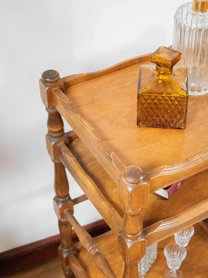 Francine, la table d'appoint en bois N°542