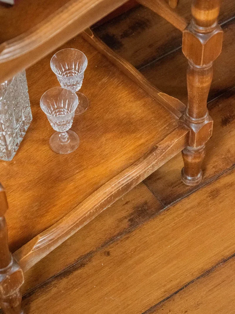 Francine, la table d'appoint en bois N°542