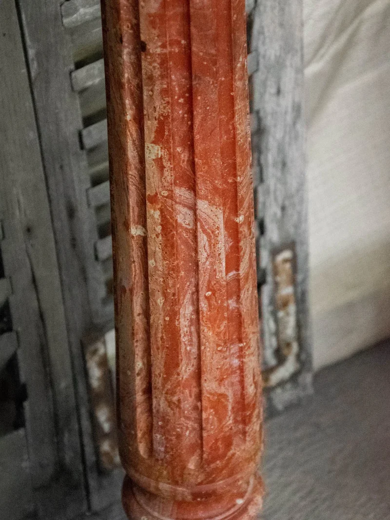 Francine, la colonne en bois N°731