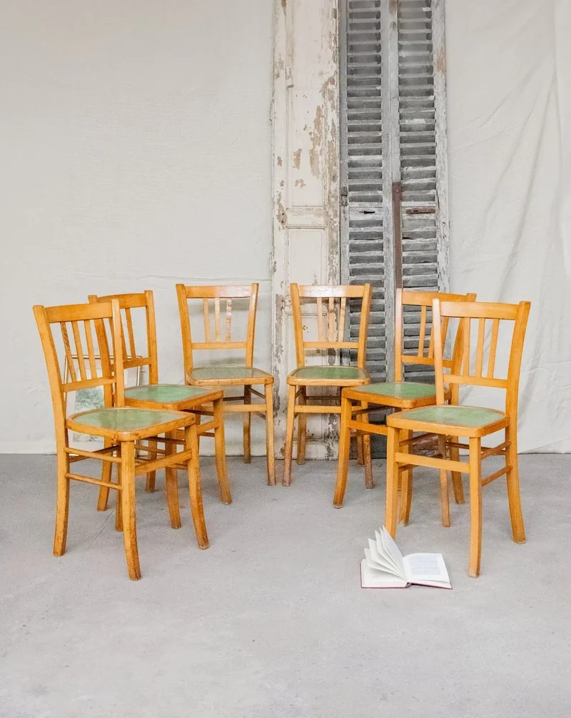 Claude, le lot de 6 chaises en bois N°839