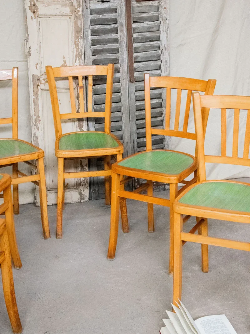 Claude, le lot de 6 chaises en bois N°839