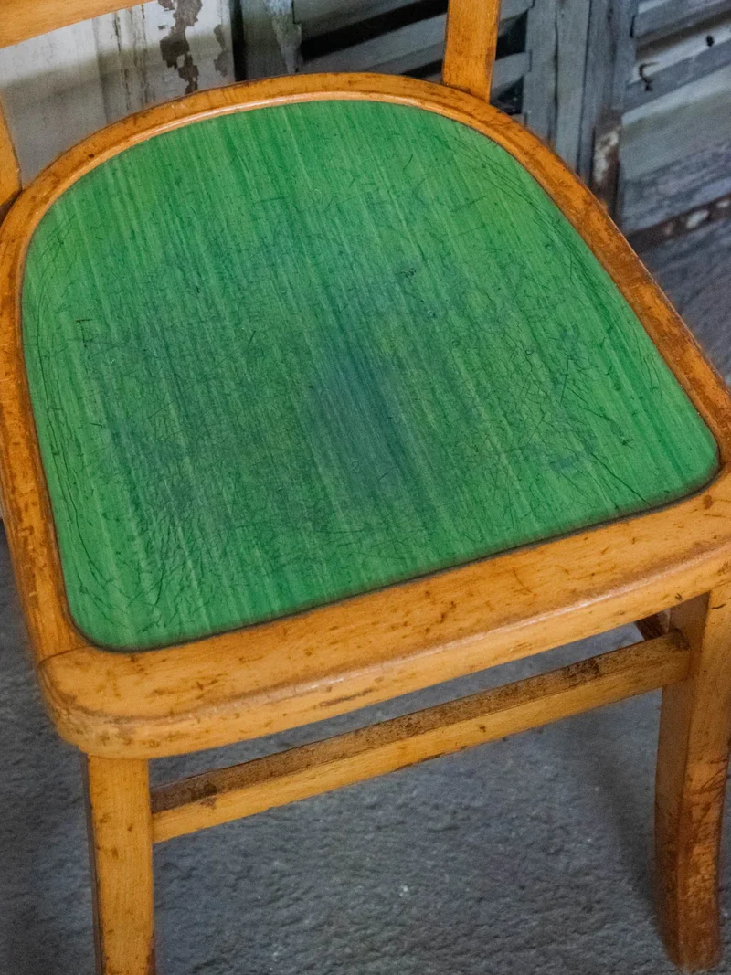 Claude, le lot de 6 chaises en bois N°839