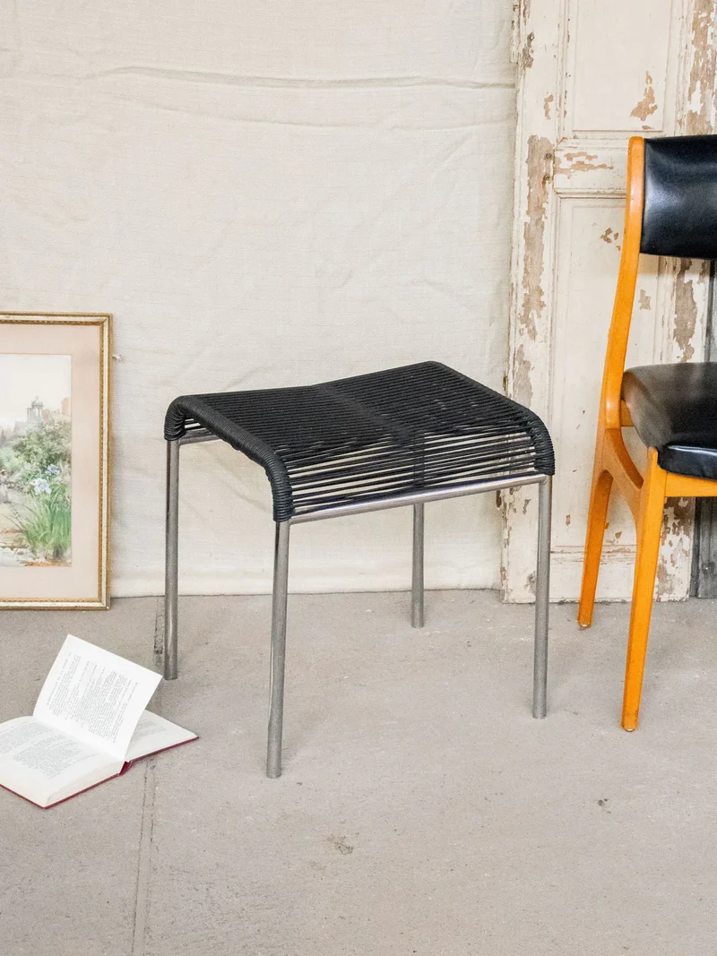 Axel, le tabouret en métal N°548
