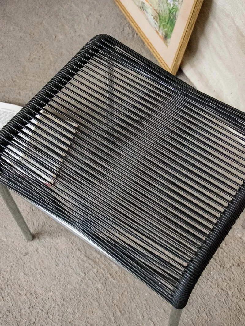 Axel, le tabouret en métal N°548