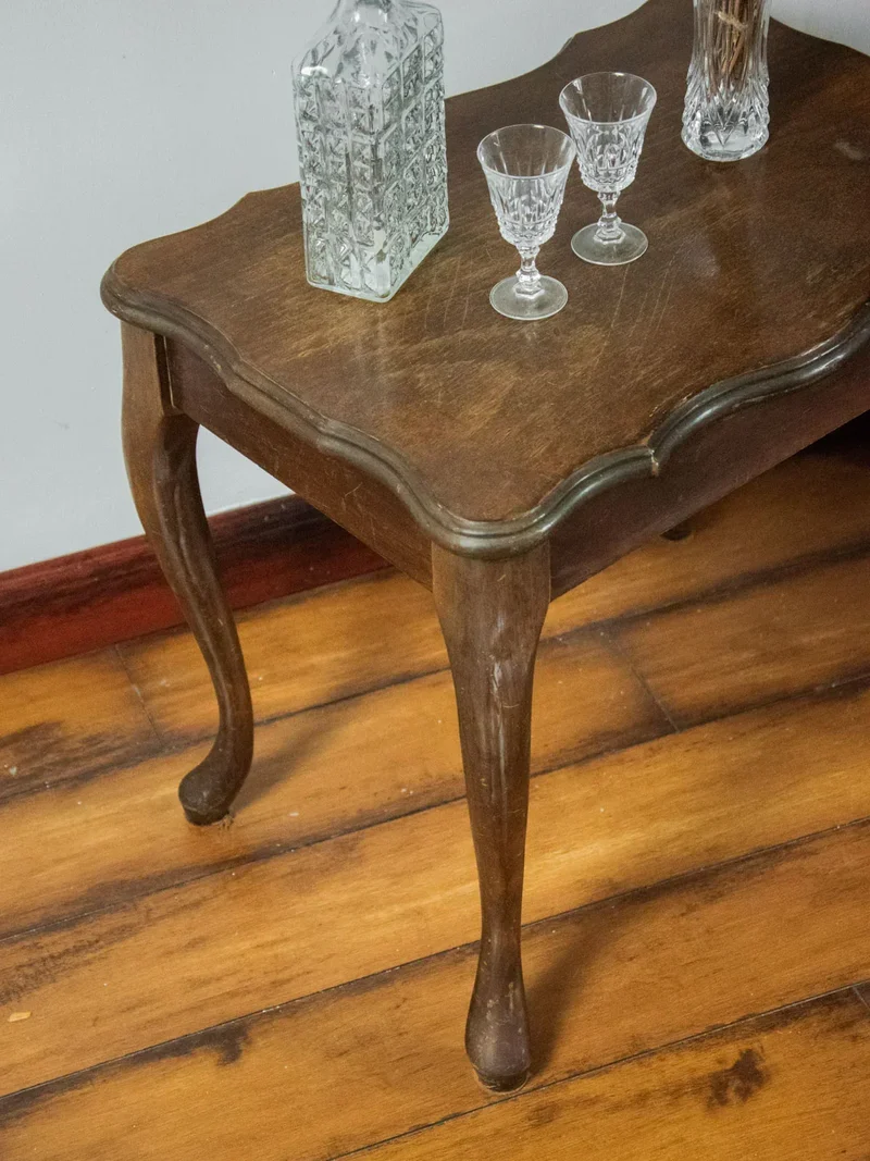 Francine, la table d'appoint en bois N°549