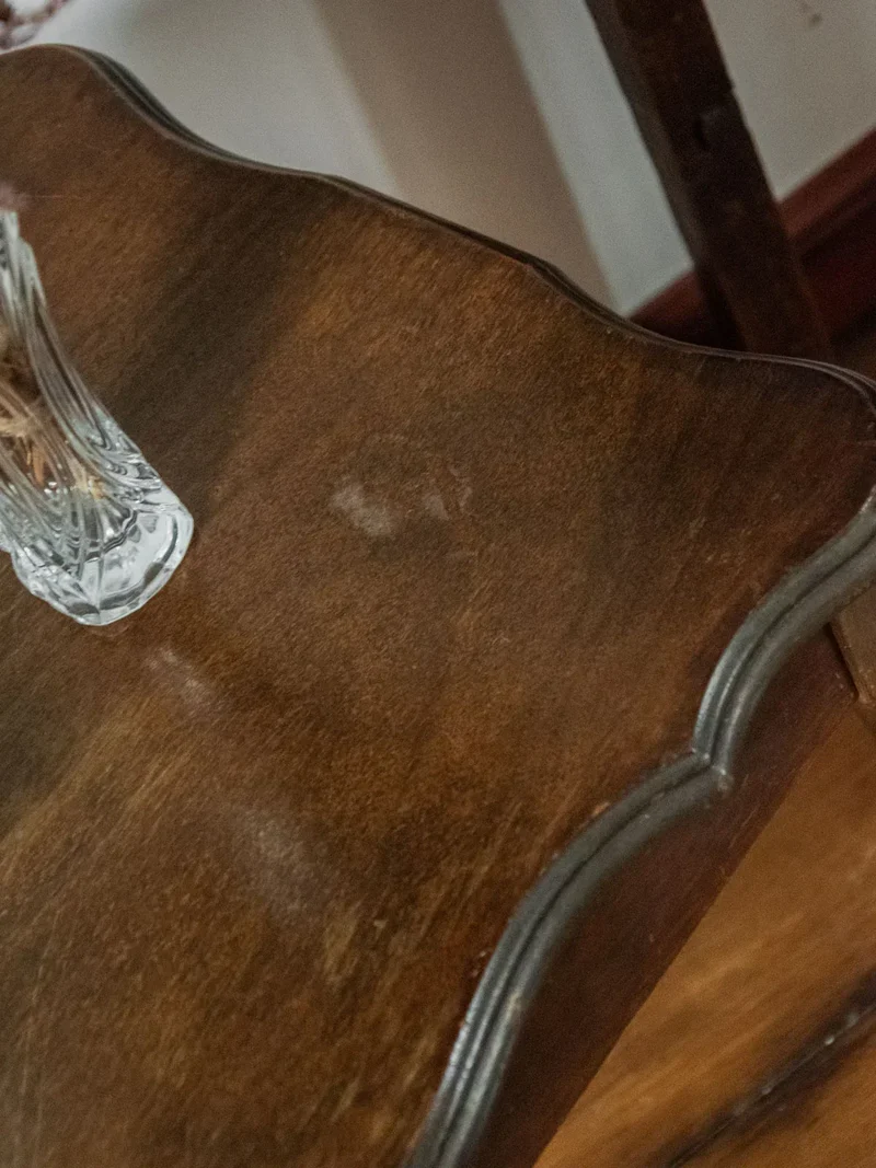 Francine, la table d'appoint en bois N°549