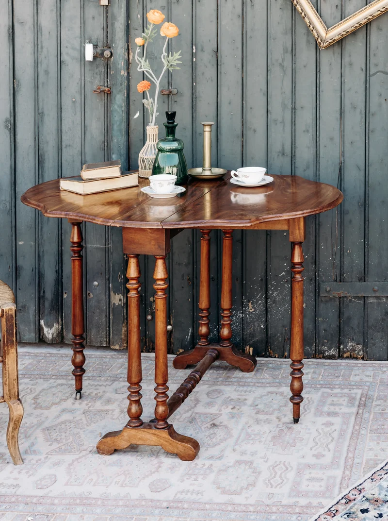 Romy, la table à manger pliante en bois N°339