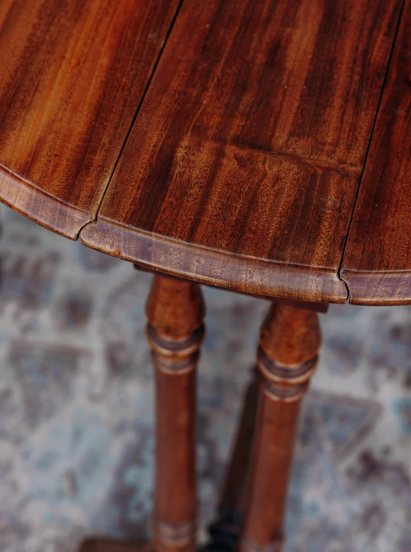 Romy, la table à manger pliante en bois N°339