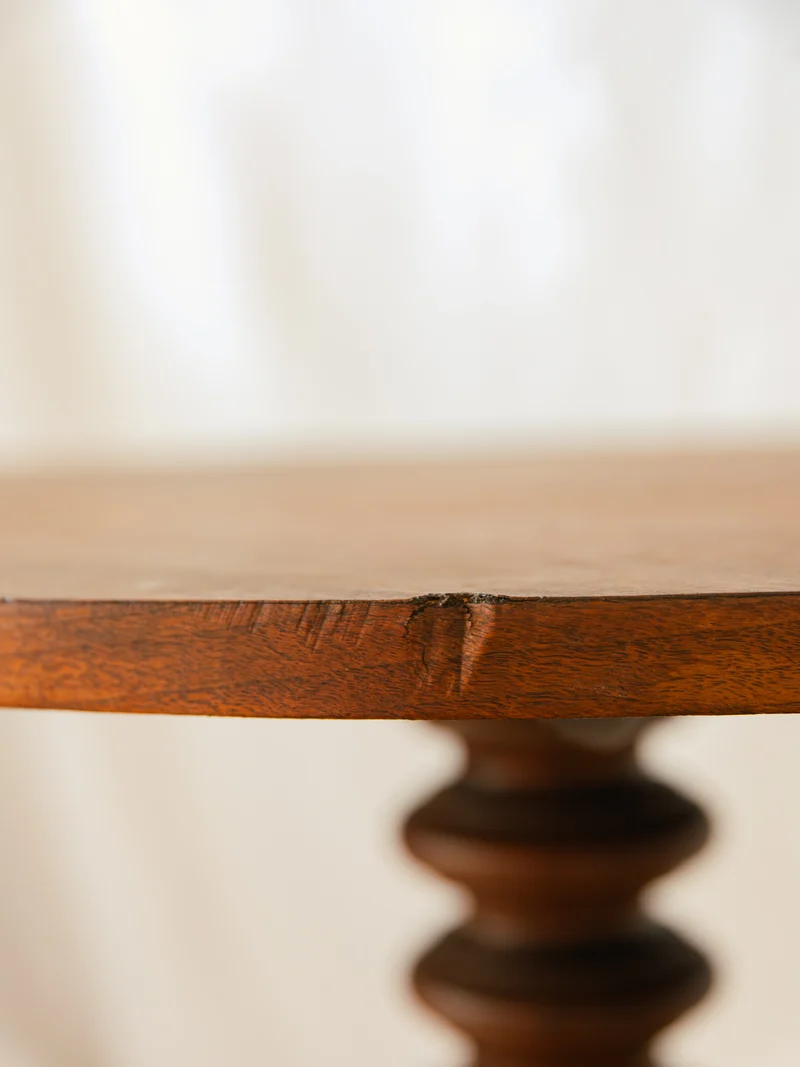 Francine, la table d'appoint en bois N°623