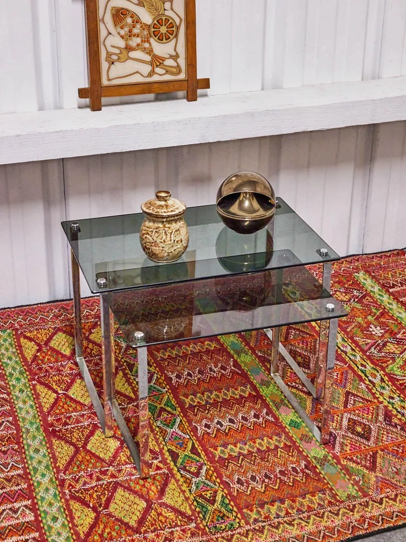Barbara, les tables gigognes en chrome et verre N°119
