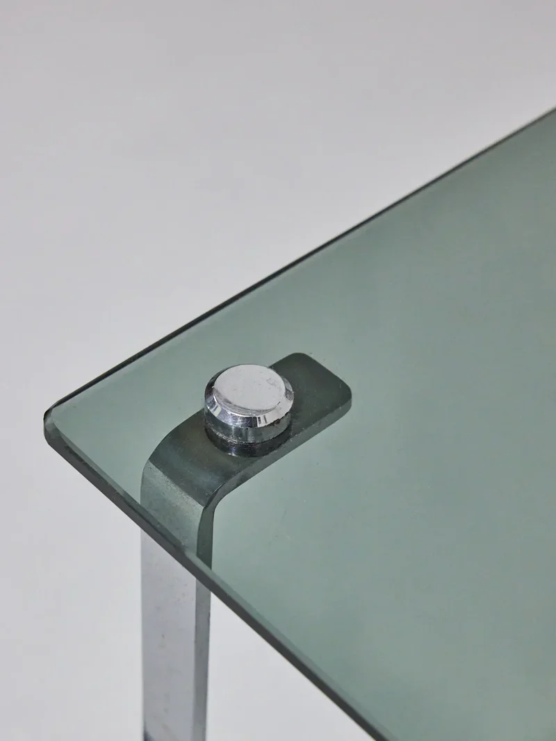 Barbara, les tables gigognes en chrome et verre N°119